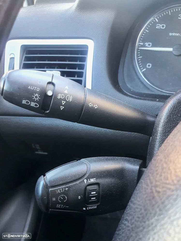 Peugeot 307 SW 1.6 HDi FAP Premium - 10
