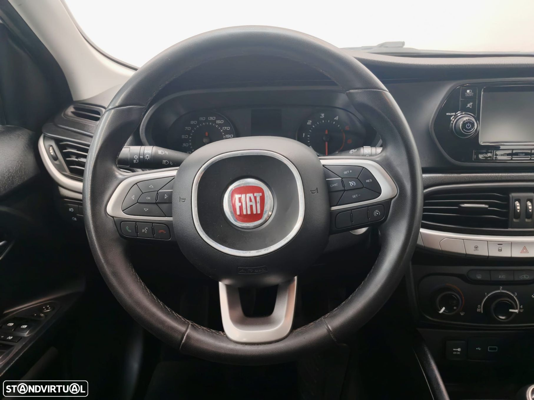 Fiat Tipo - 12