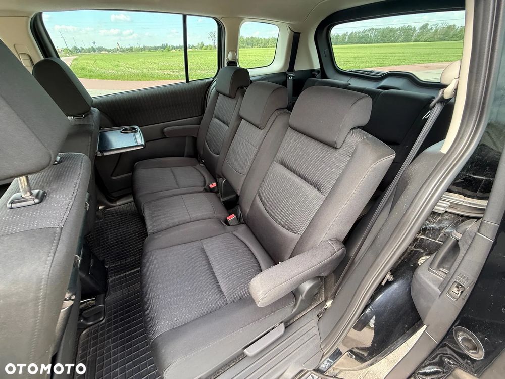 Mazda 5 - 17