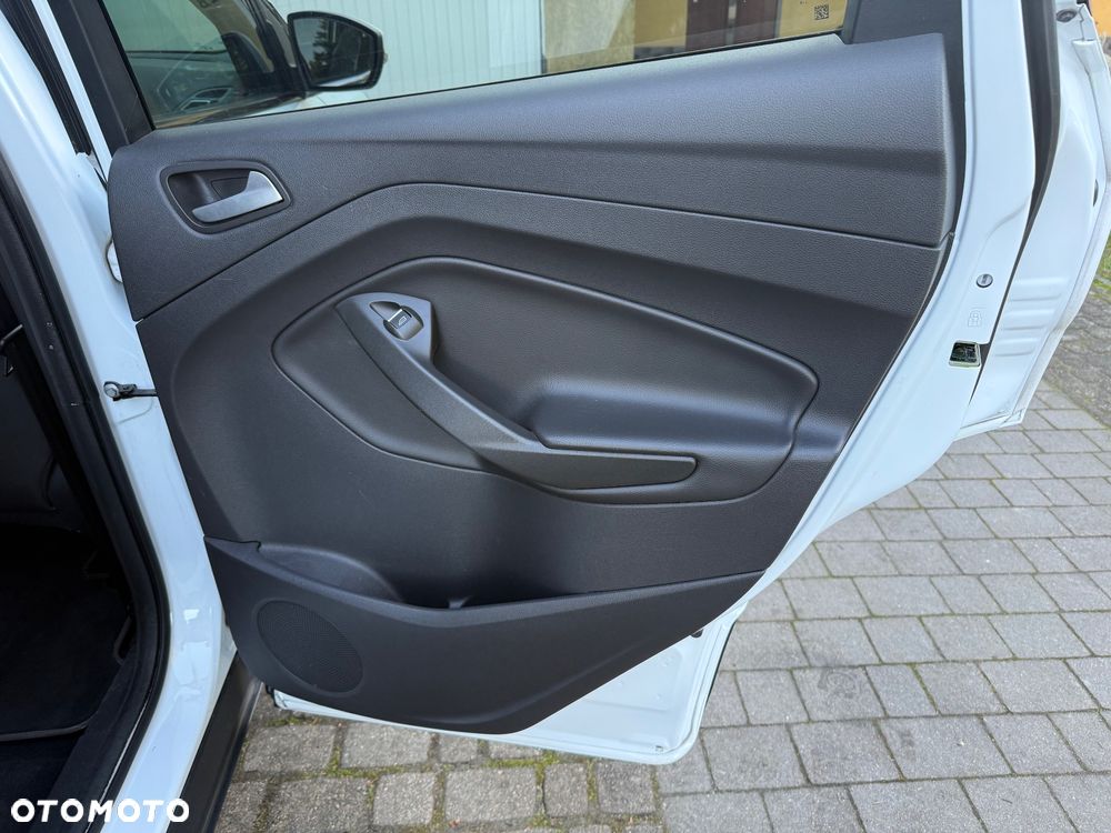 Ford Kuga 1.5 EcoBoost 2x4 Titanium - 14