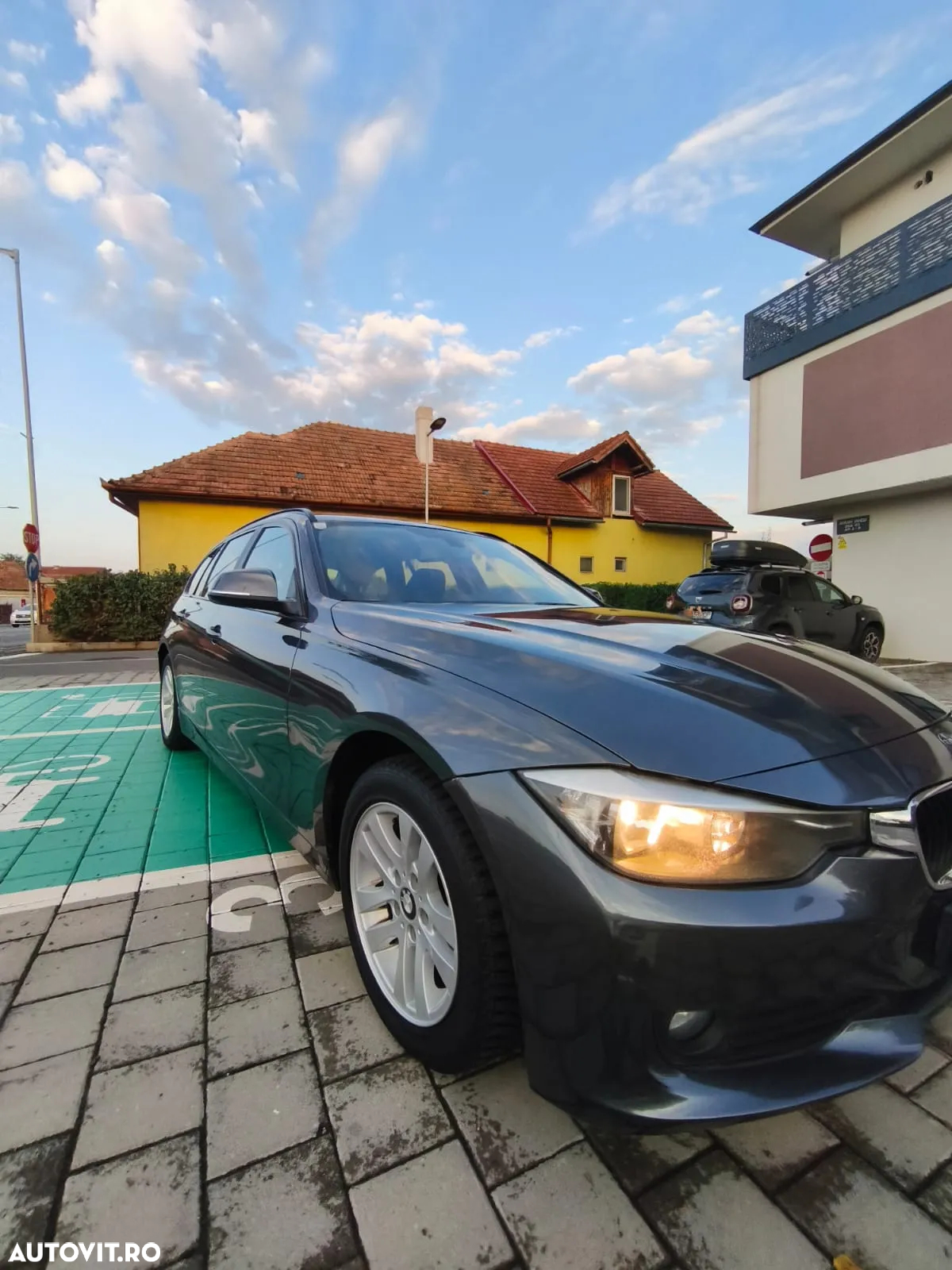 BMW Seria 3 318d Touring - 4