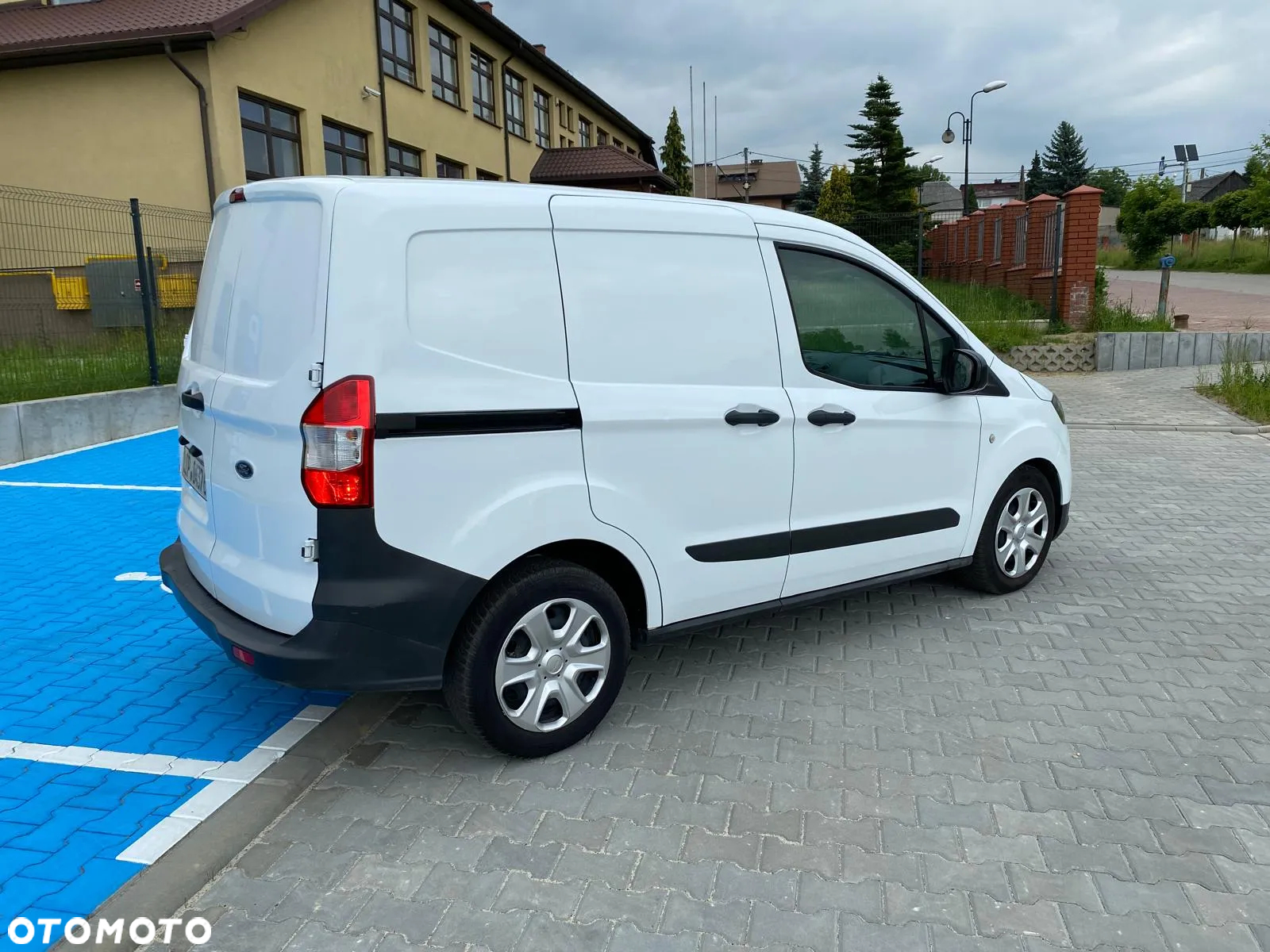 Ford Courier - 9