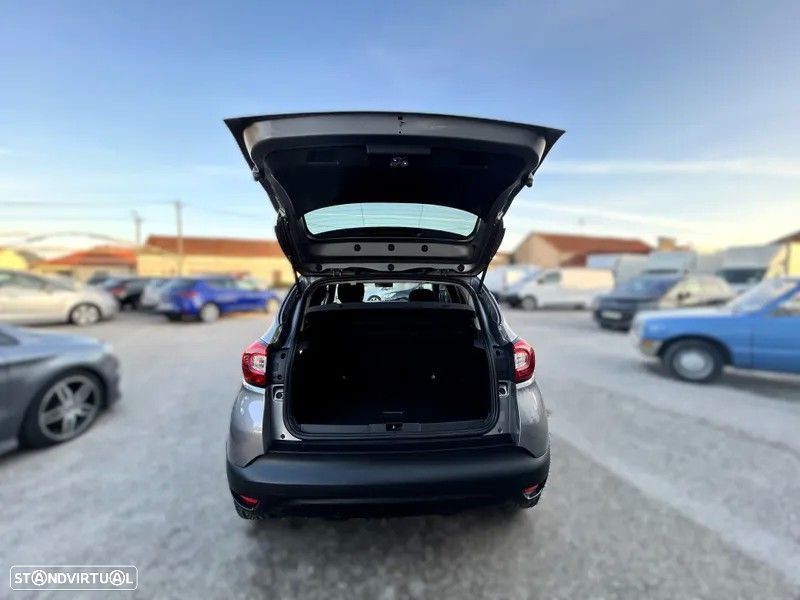 Renault Captur 1.2 TCe Exclusive EDC - 25