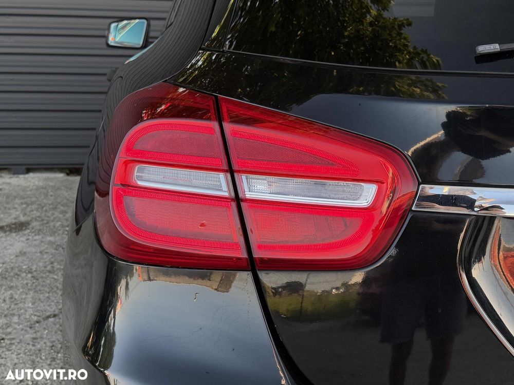 Mercedes-Benz GLA 220 d 4MATIC 7G-DCT AMG Line - 31