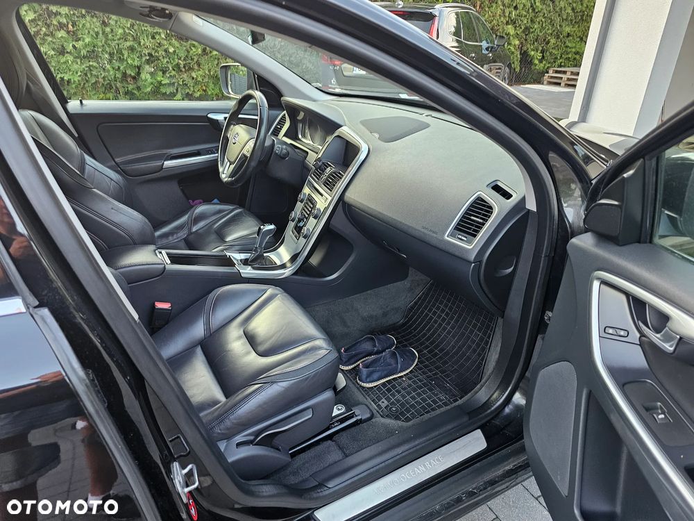 Volvo XC 60 D4 Drive-E Ocean Race - 17