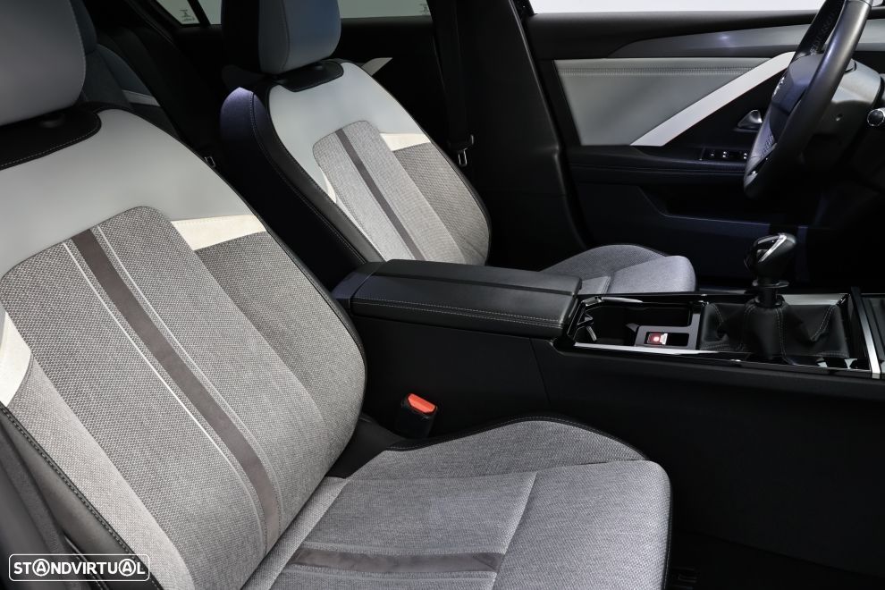 Opel Astra 1.2 T Elegance - 19