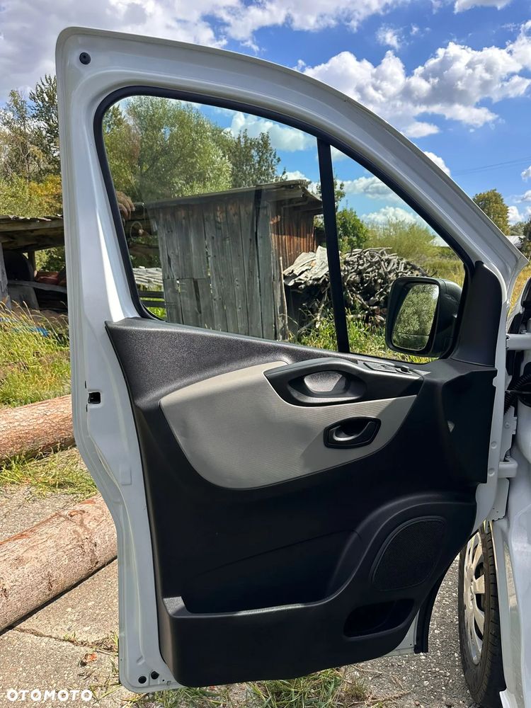 Renault Trafic L1H1 1.6 diesel 145kM, manual, 2019 rok BAGAŻNIK DACHOWY THULE, KAMERA COFANIA, HAK, CZUJNIKI PARKOWANIA, ORGINALNY PRZEBIEG! - 36