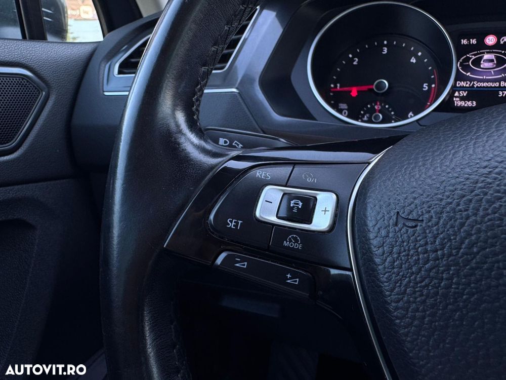 Volkswagen Tiguan - 20