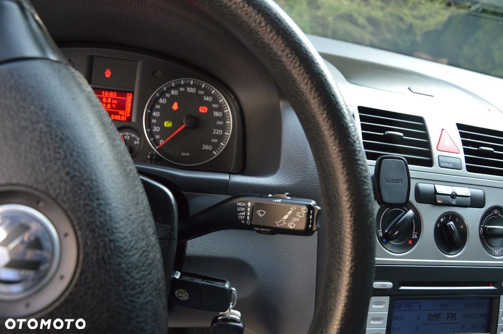 Volkswagen Touran - 29