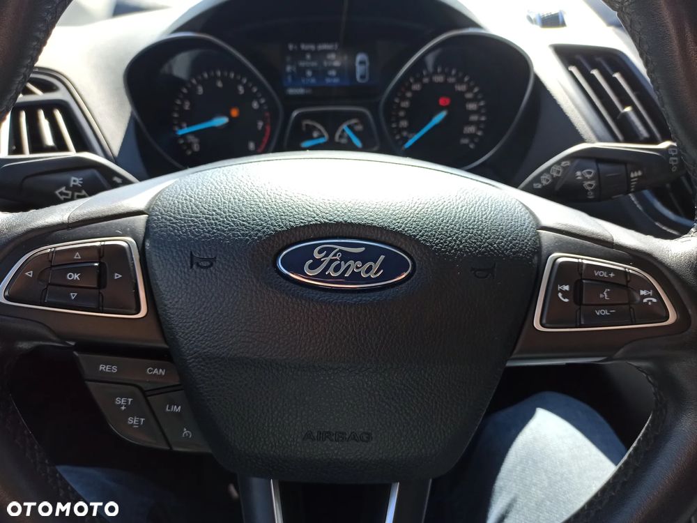 Ford Kuga - 31