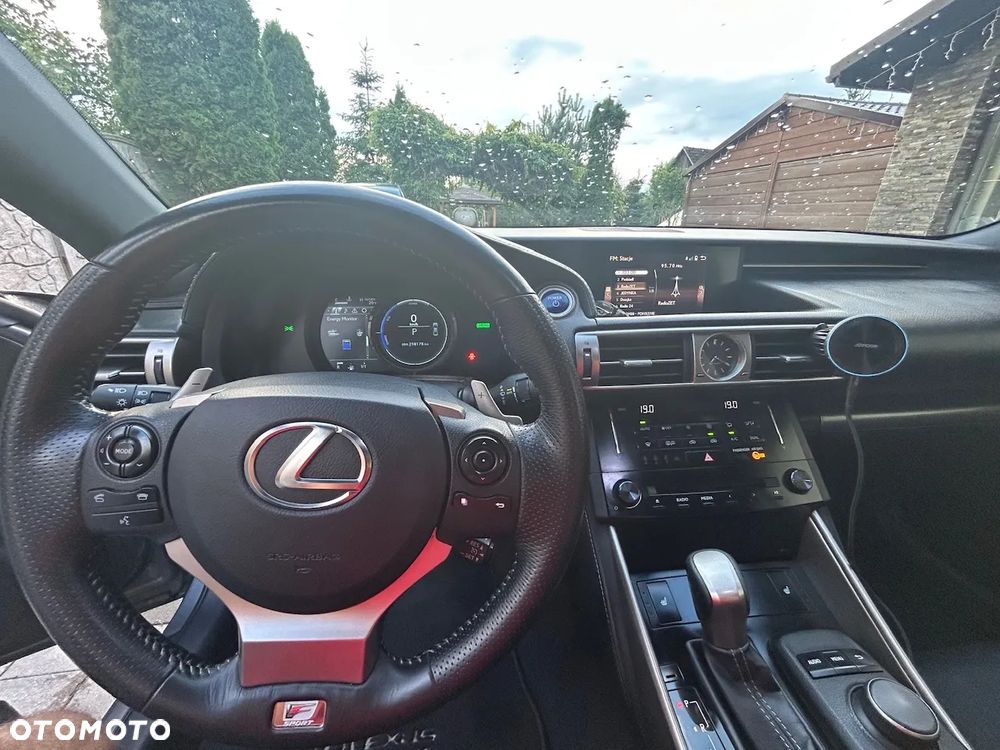 Lexus IS 300h F Sport - 14