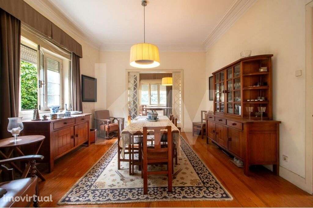 Emblemática Moradia Secular com 4 Frentes Jardim, áreas generosas lumi - Grande imagem: 2/37