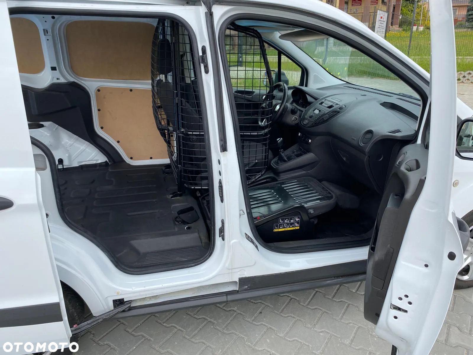 Ford Courier - 6