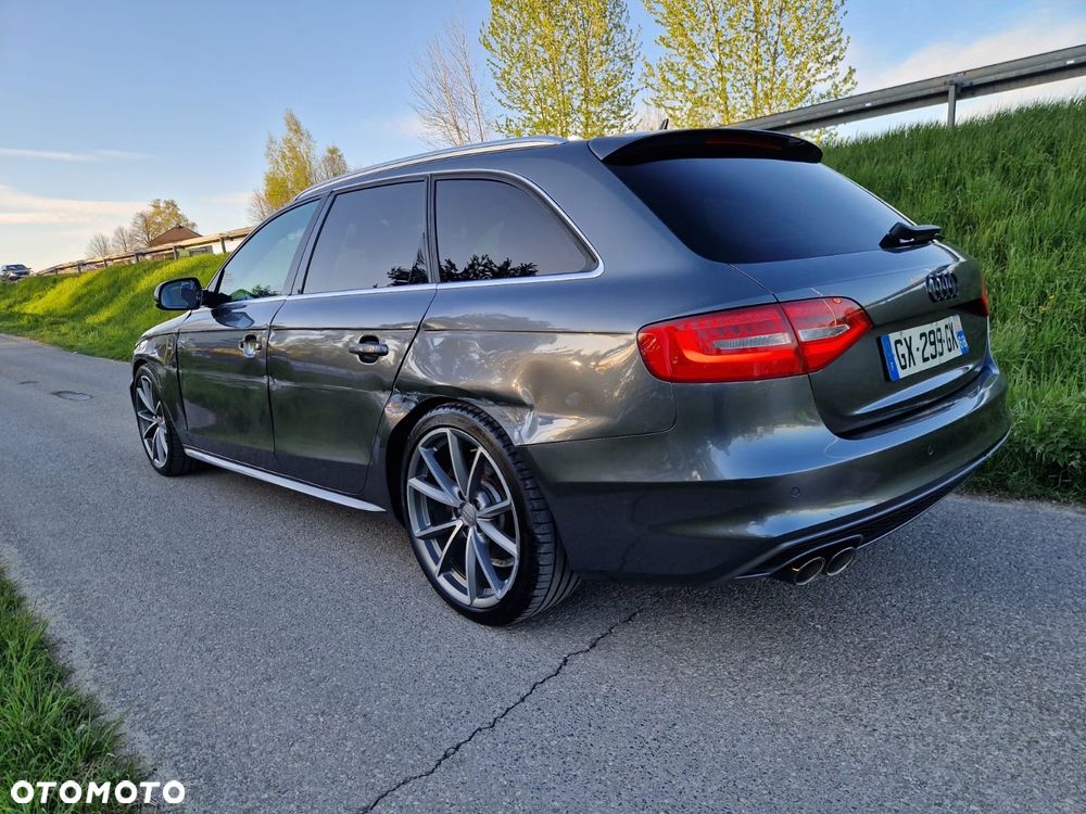 Audi A4 Avant - 8