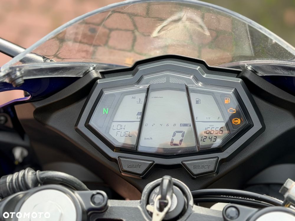 Yamaha YZF - 22