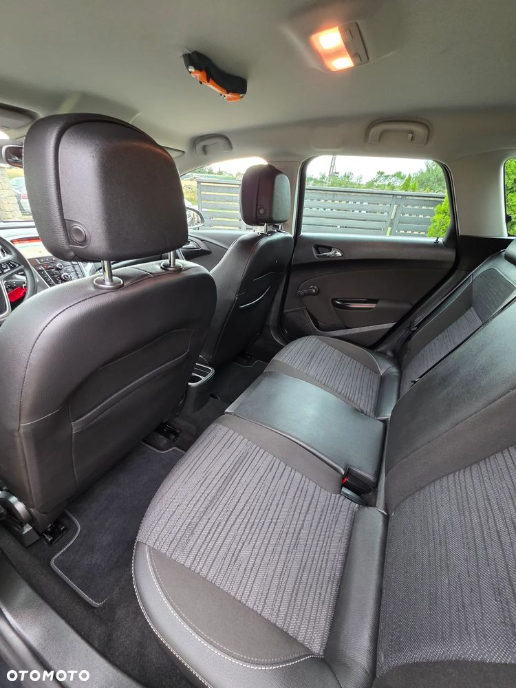 Opel Astra 1.6 CDTI Essentia - 8