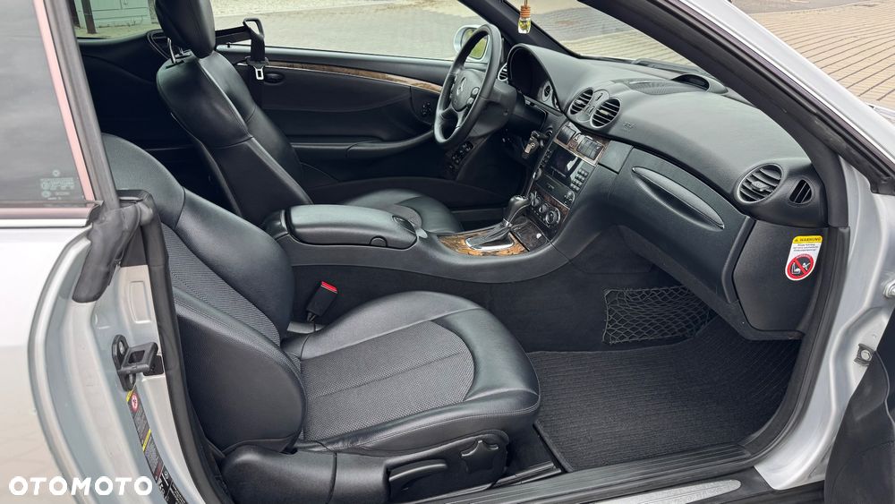 Mercedes-Benz CLK - 28
