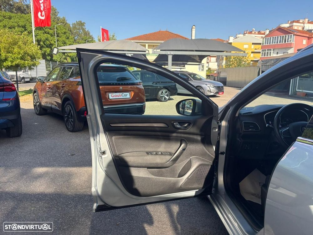 Renault Mégane 1.6 Plug-In Intens - 16