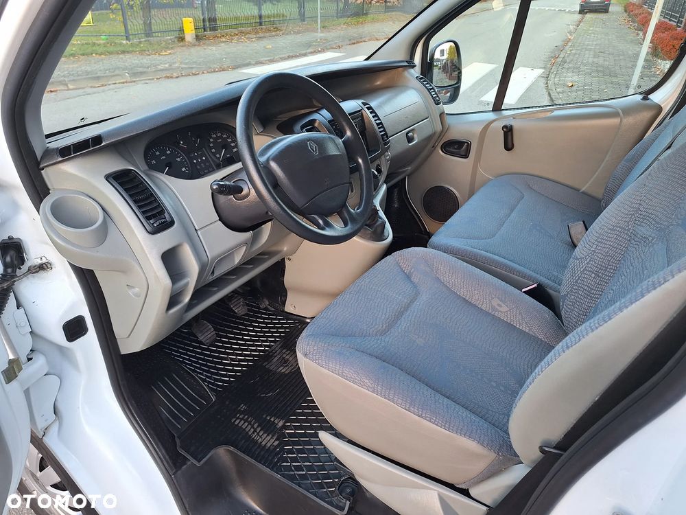 Renault Trafic - 16