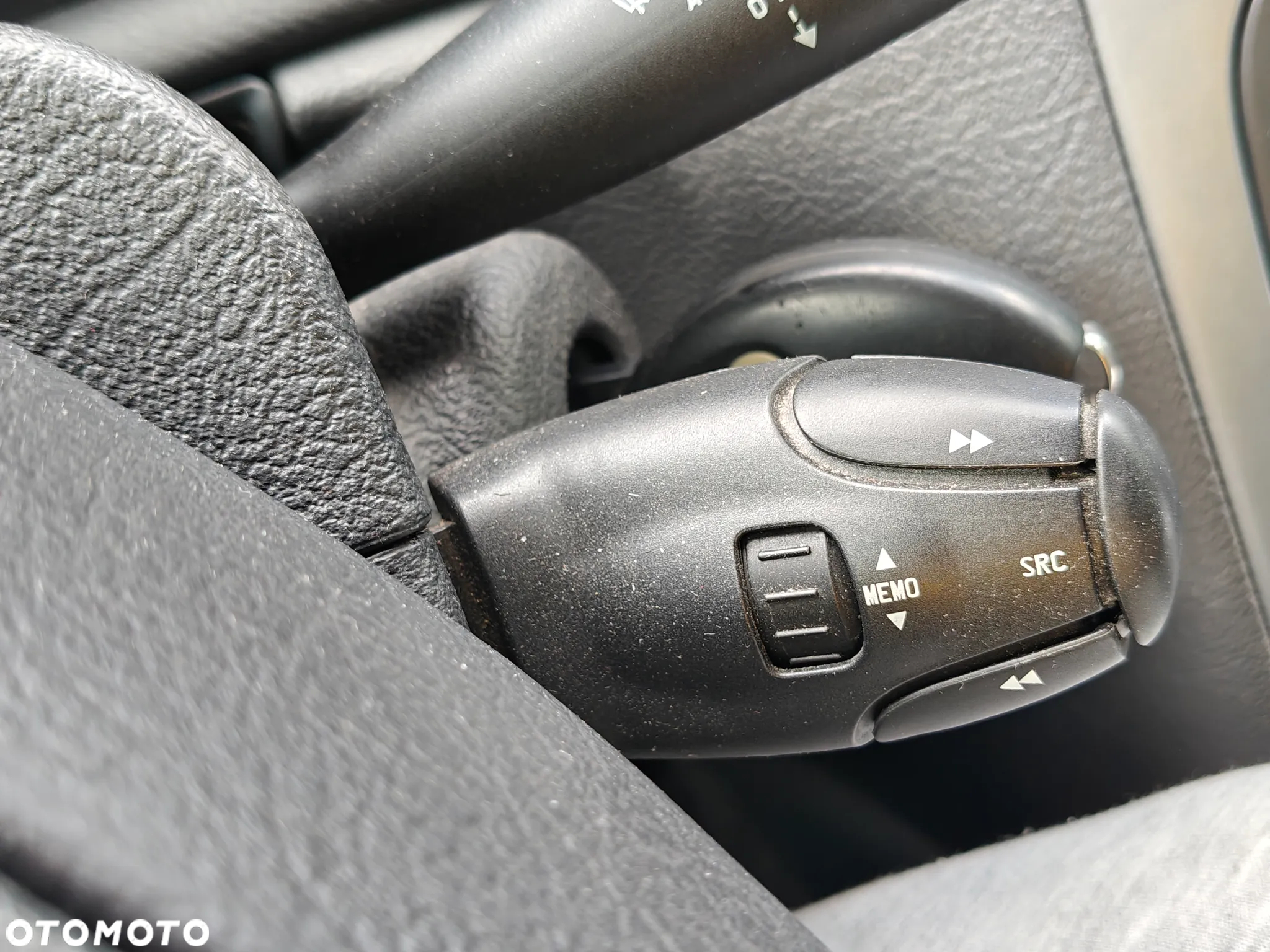 Citroën C4 2.0 16V Exclusive - 23