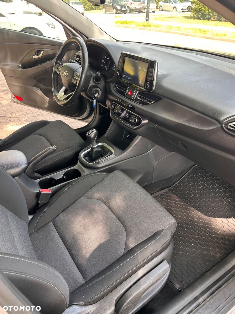 Hyundai i30 1.6 D Comfort - 30