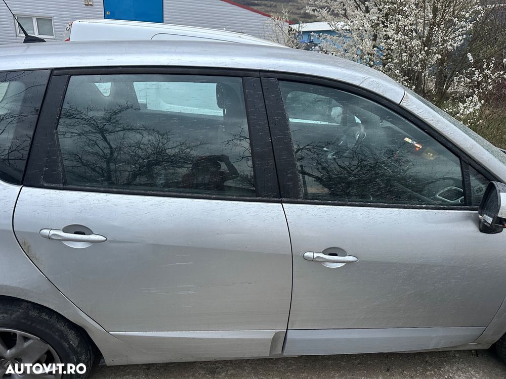 Dezmembrez Renault Scenic - 3