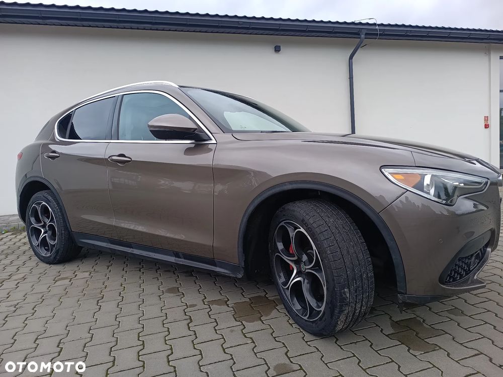 Alfa Romeo Stelvio 2.0 Turbo 16V AT8-Q4 Lusso Ti - 3