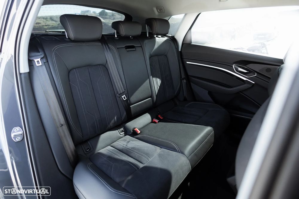 Audi Q8 e-Tron 55 quattro advanced - 11