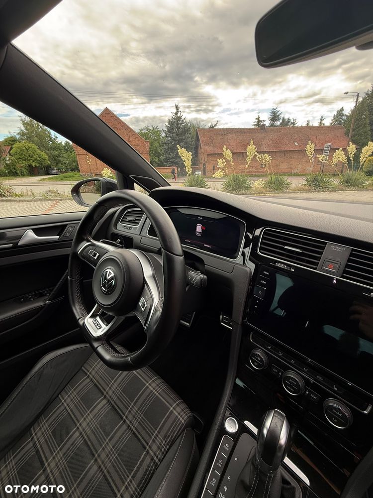 Volkswagen Golf - 12