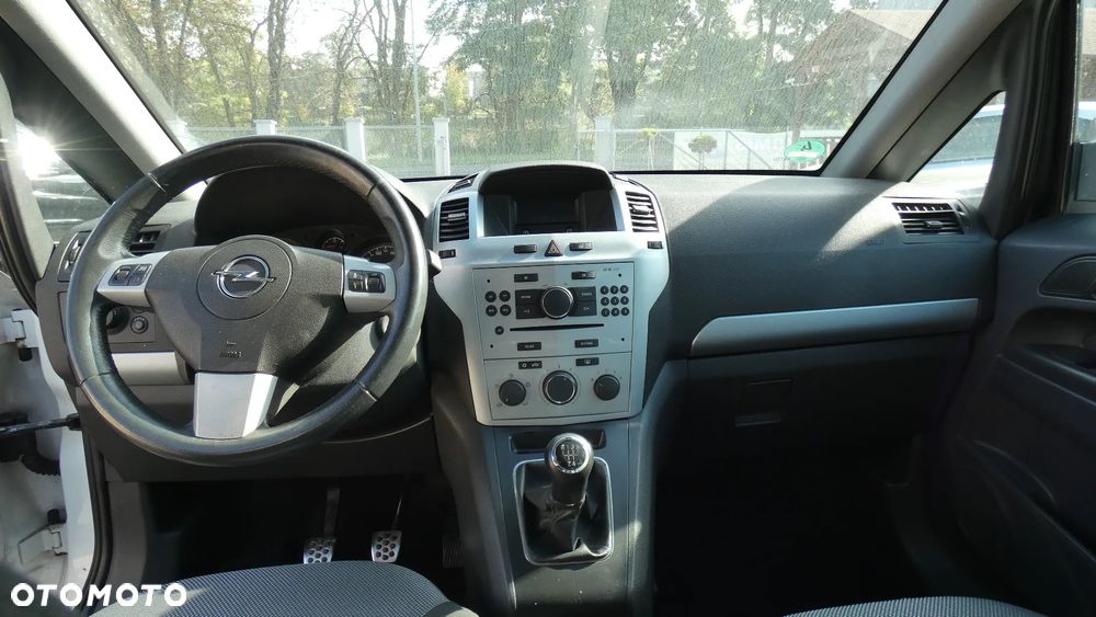 Opel Zafira - 17