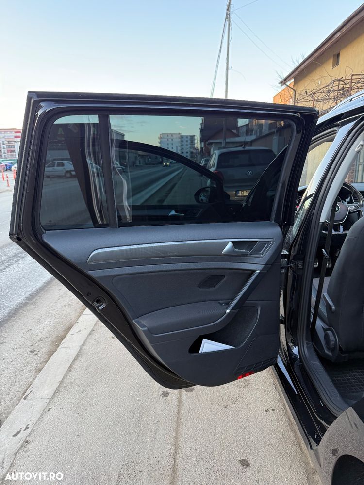 Volkswagen Golf Variant 2.0 TDI SCR DSG IQ.DRIVE - 12