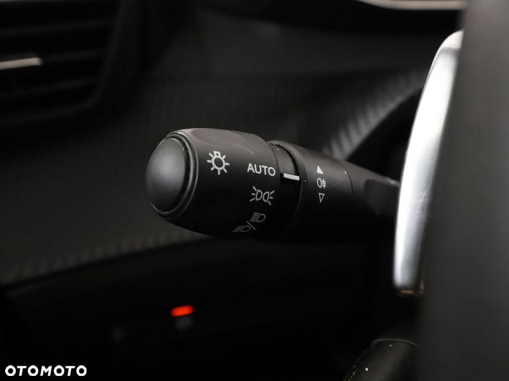 Peugeot 2008 1.5 BlueHDi Allure Pack S&S EAT8 - 37