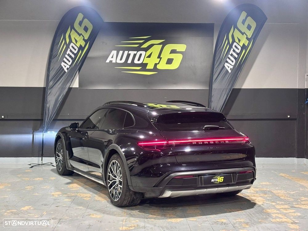Porsche Taycan Cross Turismo 4 - 3