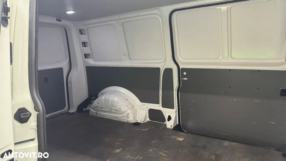 Volkswagen Transporter - 7