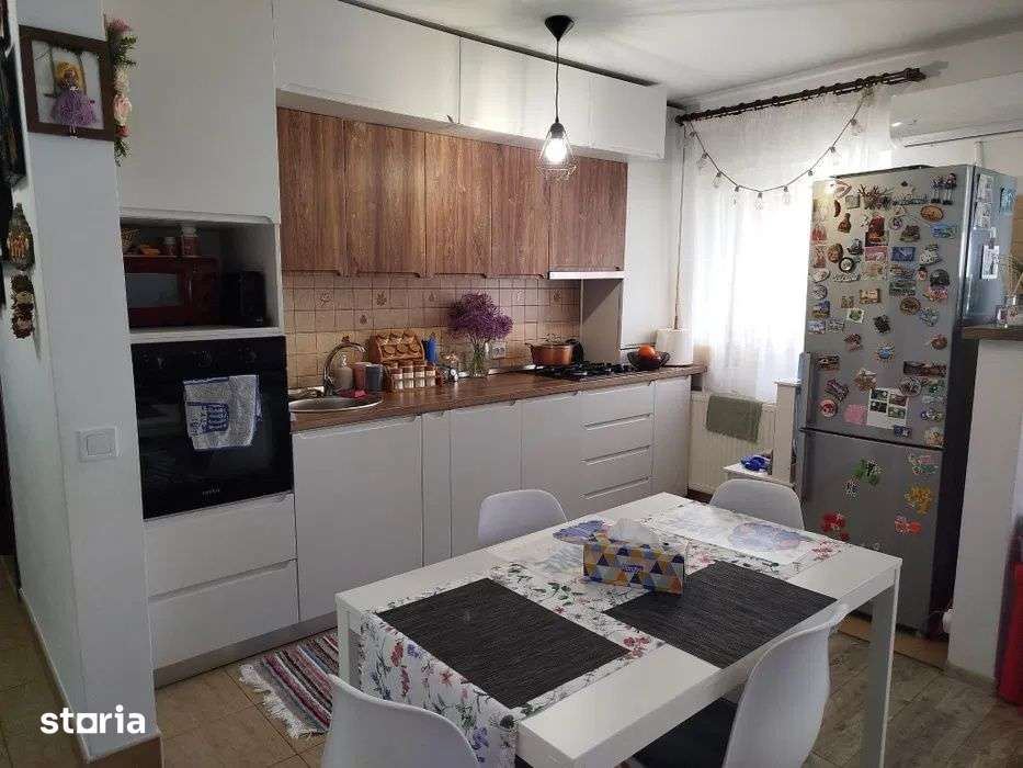 Apartament cu 2 camere, 49 mp, balcon, zona Sub Cetate — fotografia 3