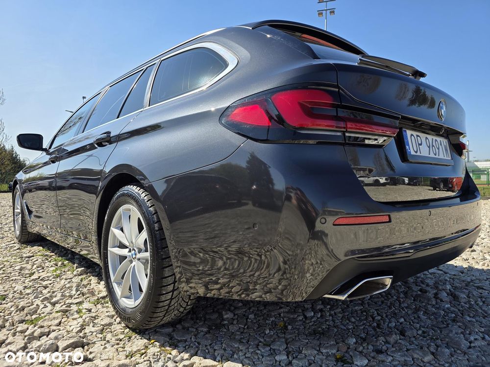 BMW Seria 5 520d xDrive - 11