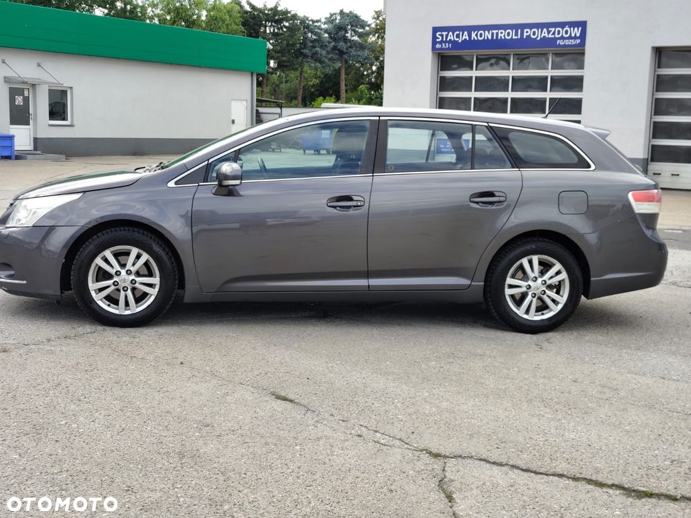 Toyota Avensis 2.0 D-4D Sol - 3