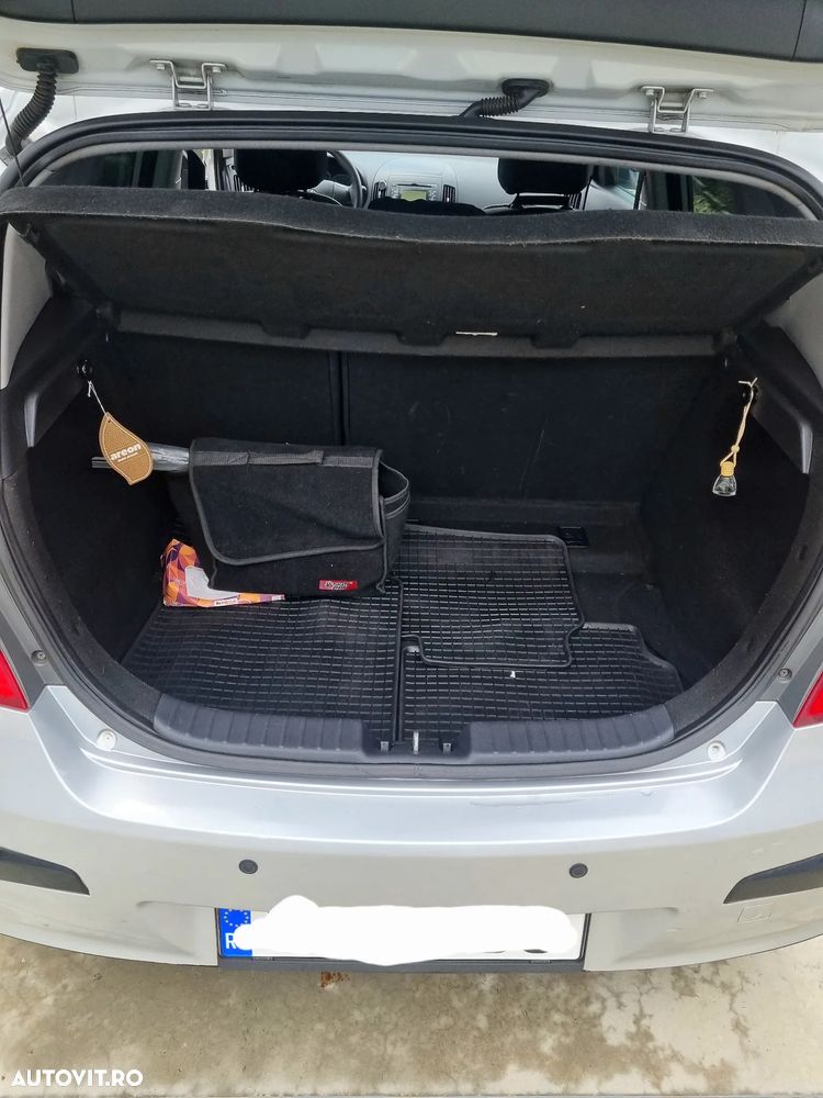 Hyundai i30 1.4 GL Classic - 4