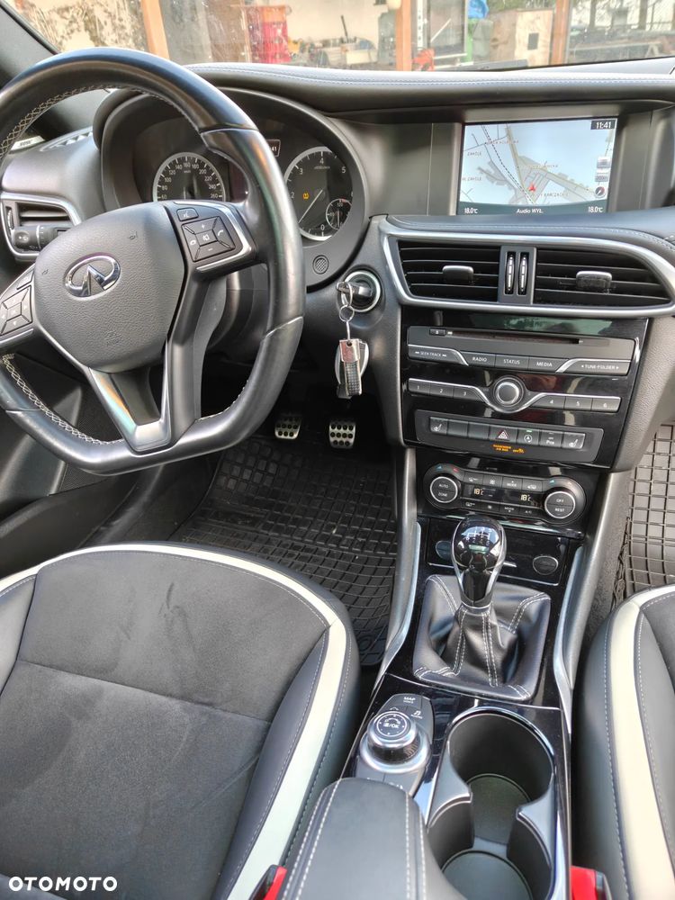 Infiniti Q30 1.5d Premium - 22