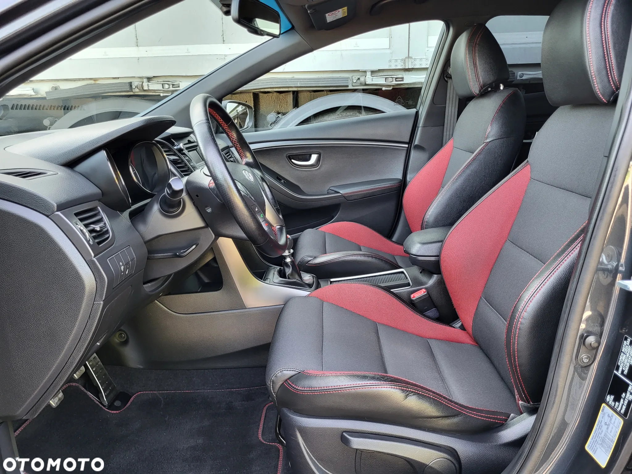 Hyundai i30 1.6 GDI Turbo Luxury - 17