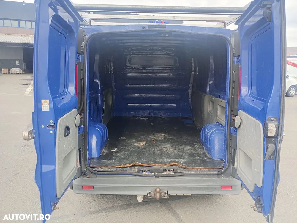 Renault Trafic 2.0 DCi - 11