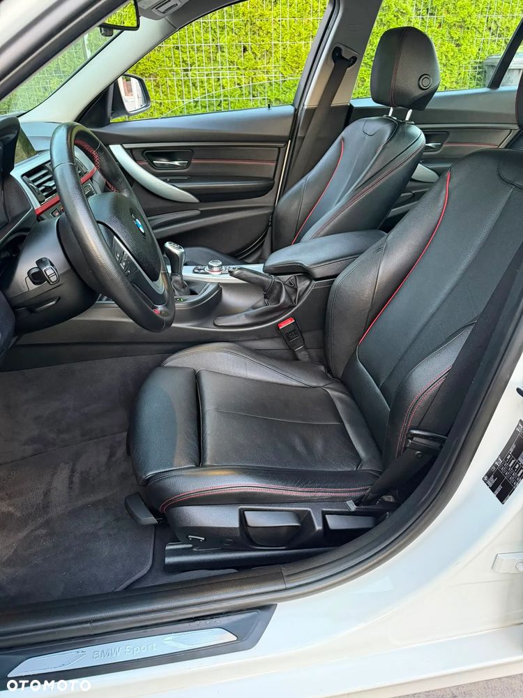 BMW Seria 3 320d DPF Edition Sport - 15