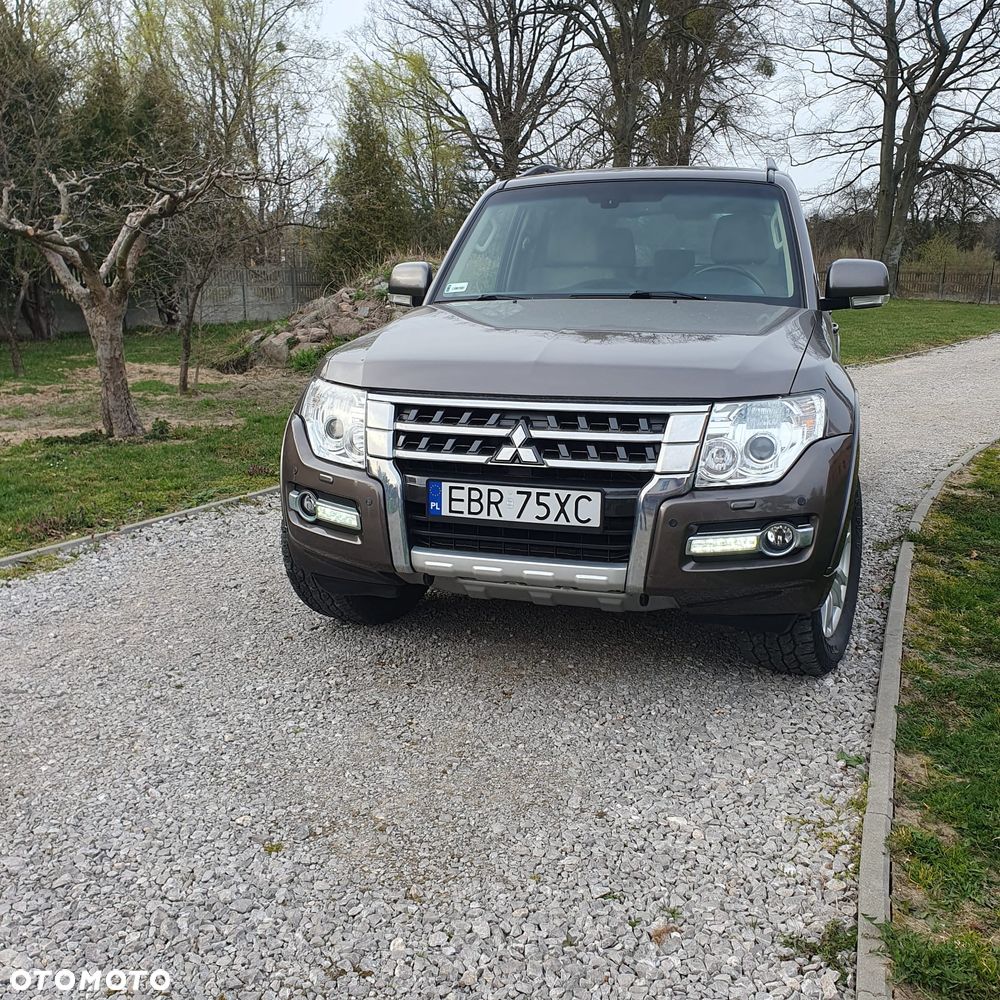 Mitsubishi Pajero - 1