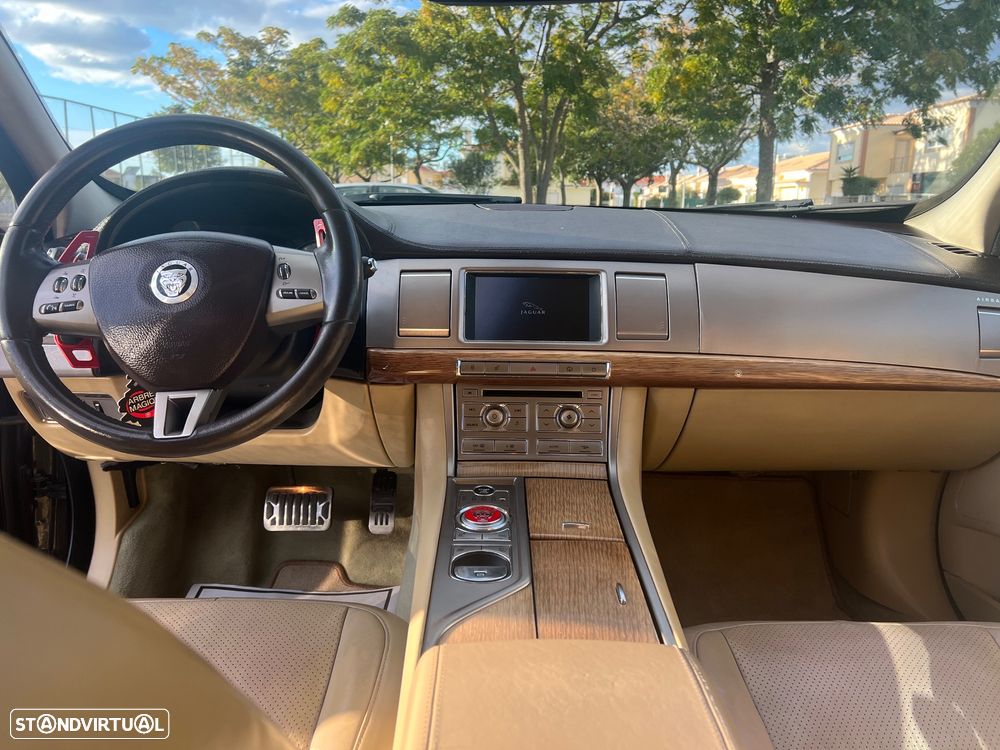 Jaguar XF 3.0 D V6 S Premium Luxury - 4