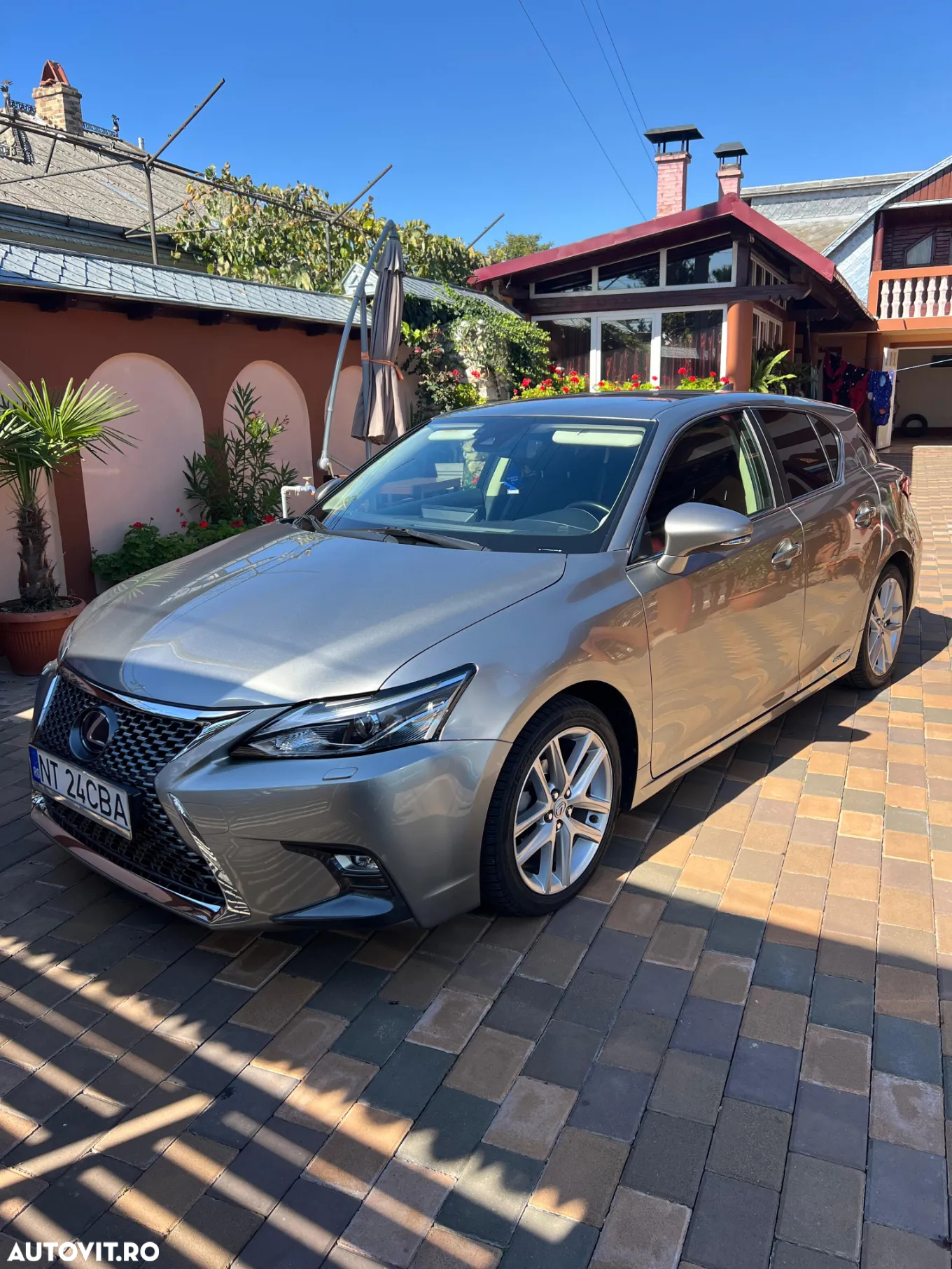 Lexus CT - 9