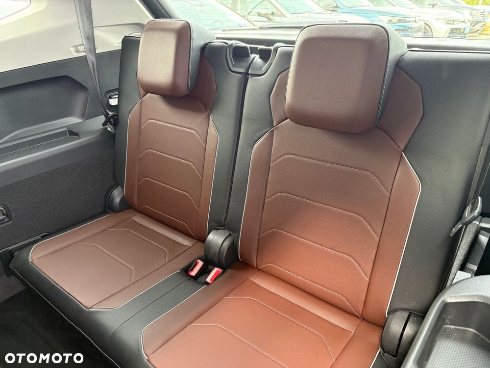 Volkswagen Tiguan Allspace - 16