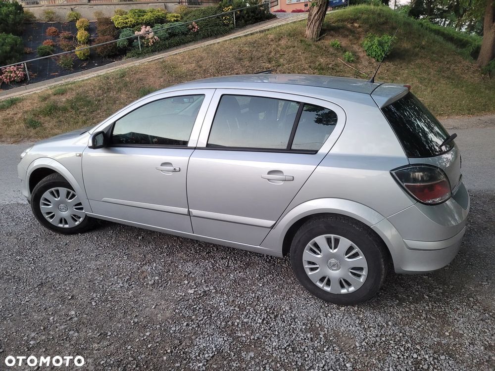 Opel Astra 1.6 Innovation - 37