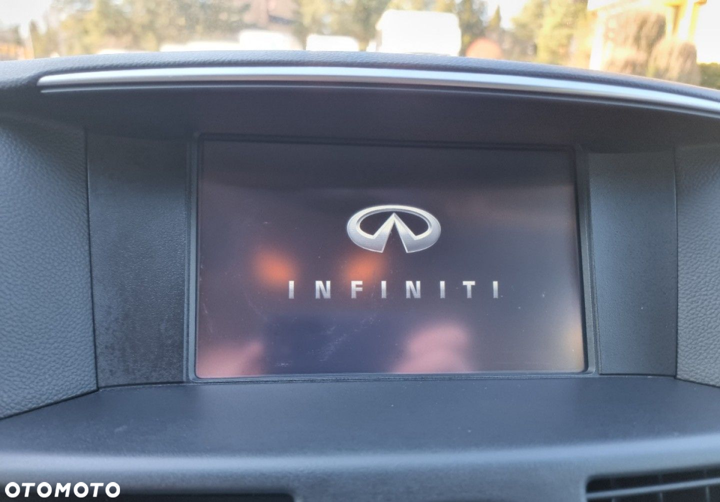 Infiniti Q70 - 30