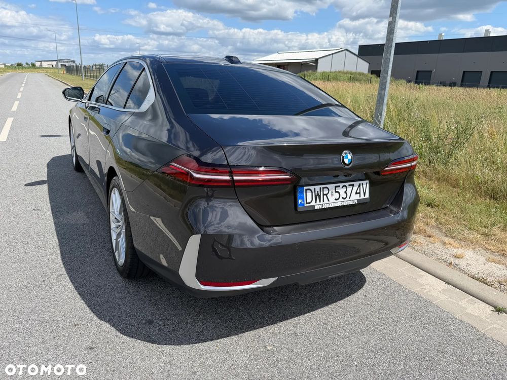 BMW Seria 5 520i mHEV - 4