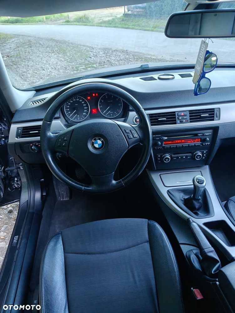 BMW Seria 3 318i - 15